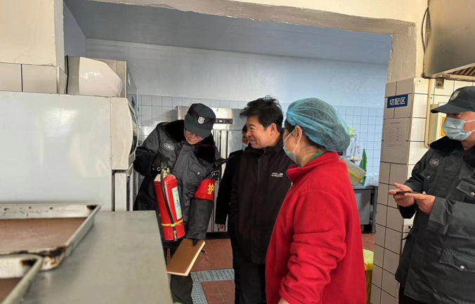 安徽中藥科技學(xué)校排查安全隱患，構(gòu)建平安校園